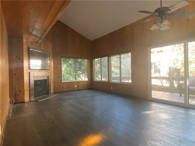 Building Photo - 27721 Peninsula Dr