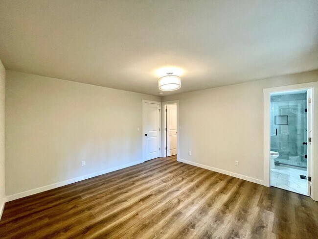 Building Photo - 12903 NE 76th St