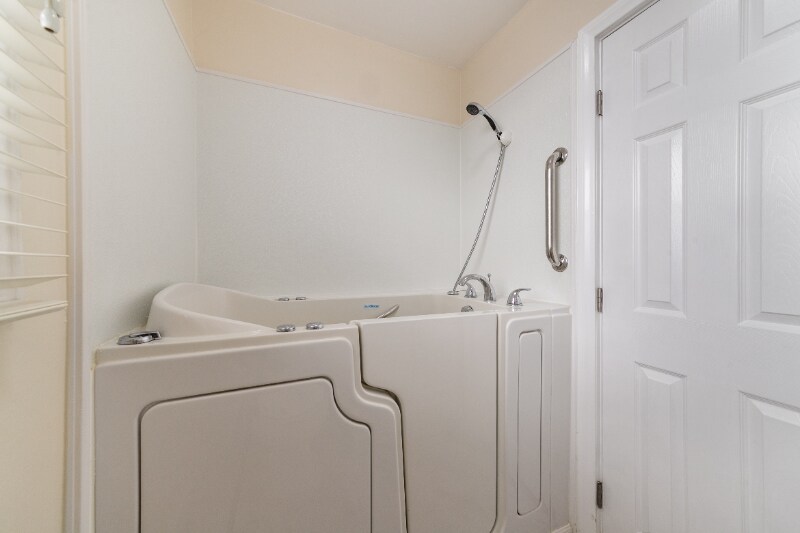 Building Photo - 2147 W 104th St