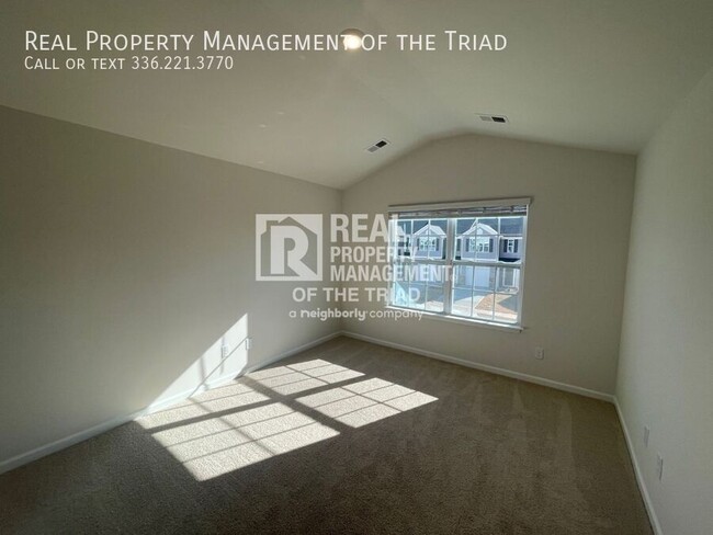 Building Photo - Brand New End Unit -3 Bd/2.5Ba Townhouse i...