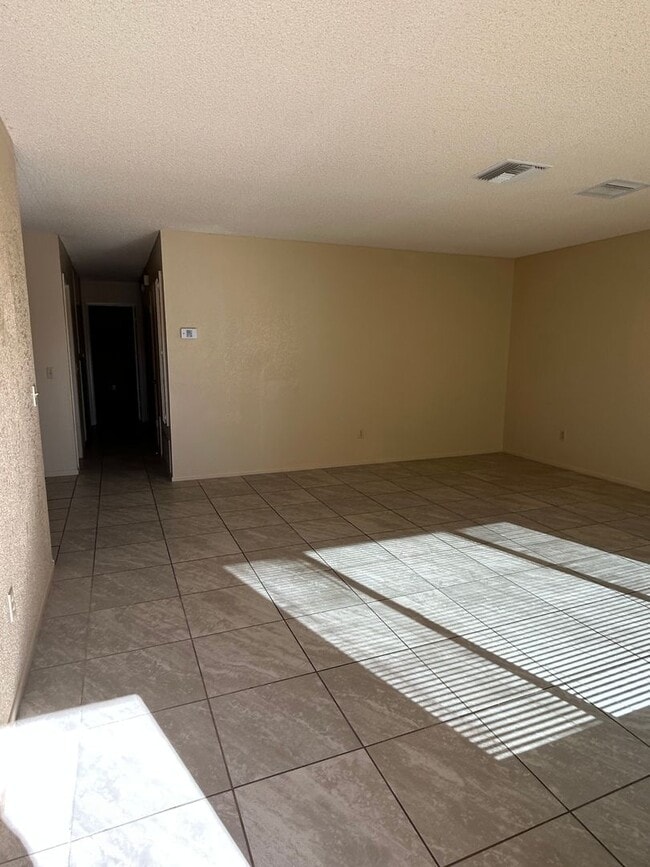 Building Photo - 3 Bedroom 2 bath Home in Chocolate Drop Area of 29 Palms