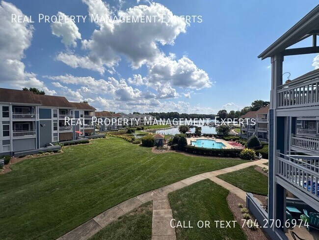 Building Photo - 1038 Southwest Dr