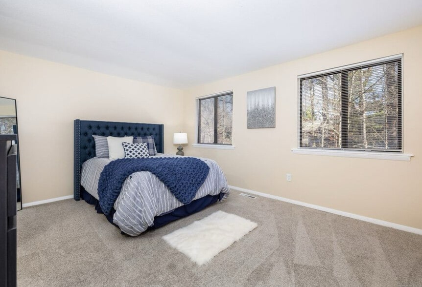 Building Photo - 47 Conestoga Way