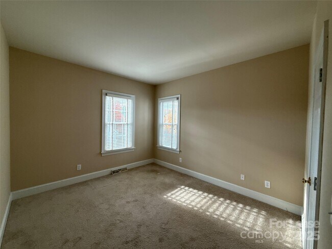 Building Photo - 805 Stargard Ct