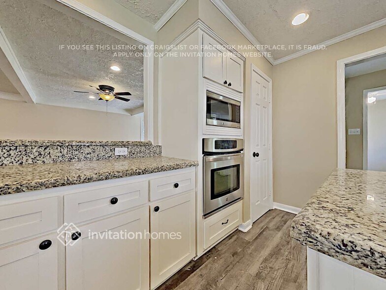 Building Photo - 15027 Pebble Bend Dr