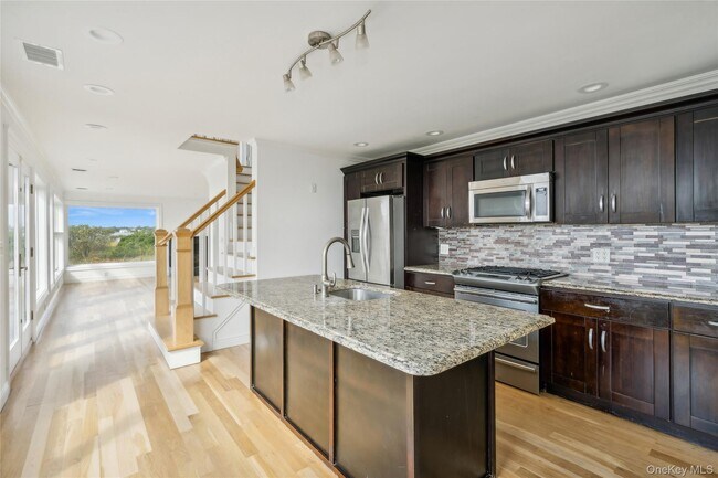 Building Photo - 42 Barracuda Rd