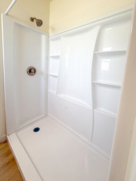 (A) Bathroom Shower - 1722 E Victoria Ave