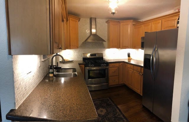 Kitchen - 1605 Elizabeth Blvd