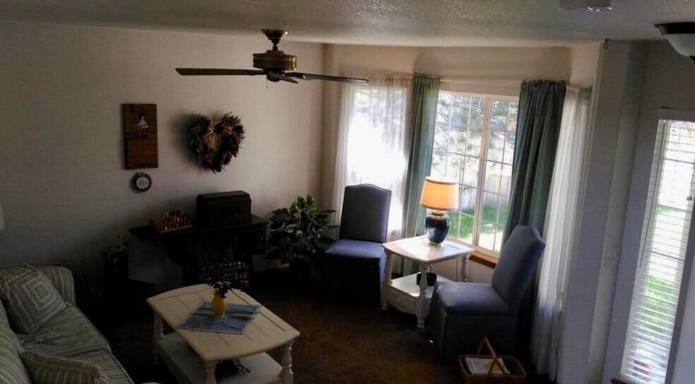 Building Photo - 6297 E 122nd Ave