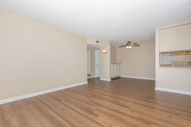 Building Photo - Stop by today at the 1 bed / 1 bath of you...