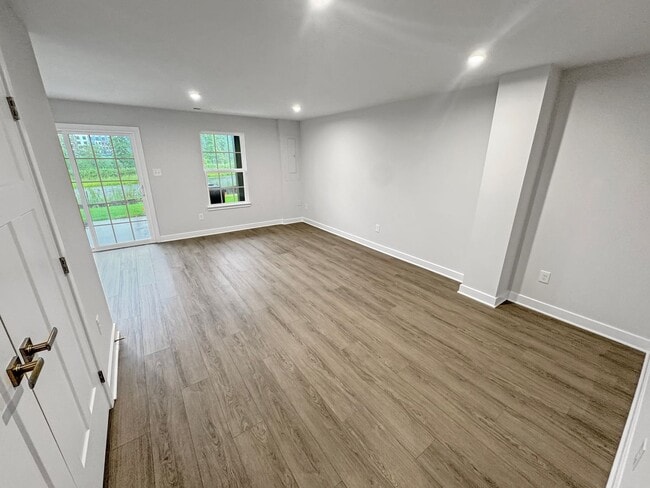 Building Photo - Spacious 3-Bedroom Townhome with Finished ...