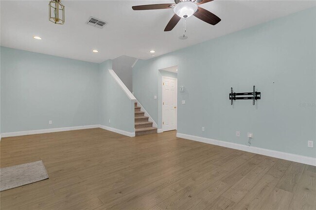 Building Photo - 543 Rainbow Springs Loop