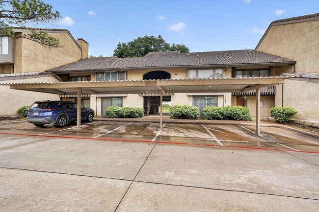 Building Photo - Las Colinas Area