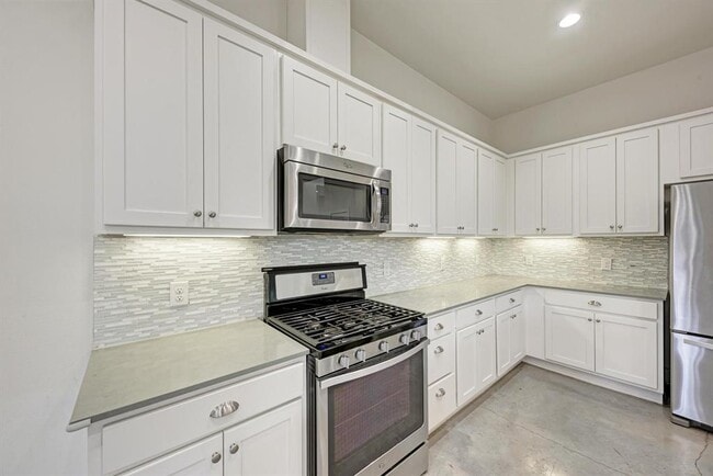 Building Photo - 1000 Taulbee Ln