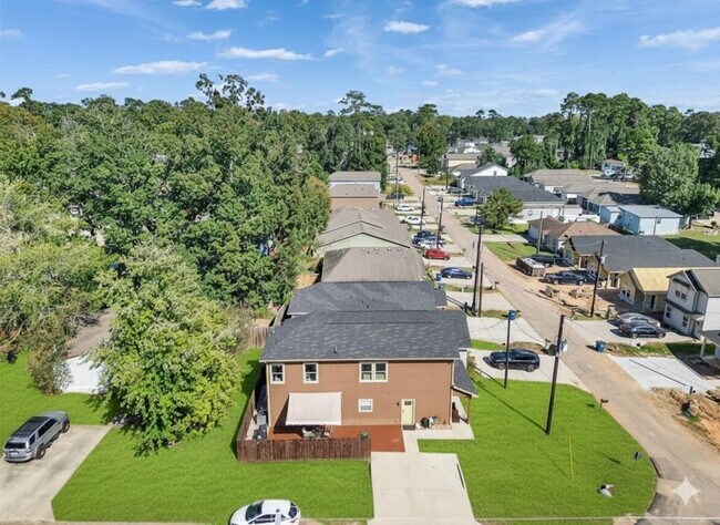 Building Photo - 16984 W Juneau St