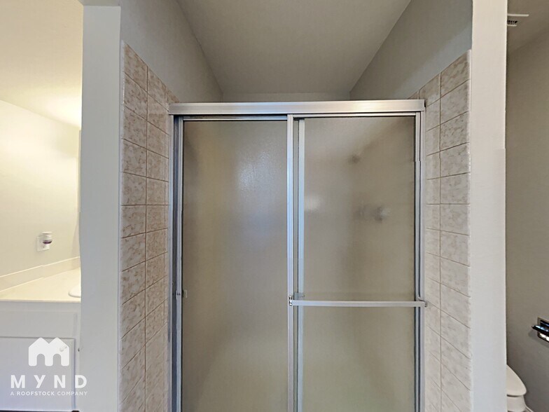 Building Photo - 5640 Neosho St