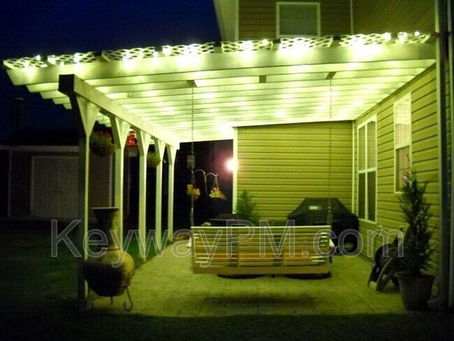 Building Photo - 4839 High Meadows Dr