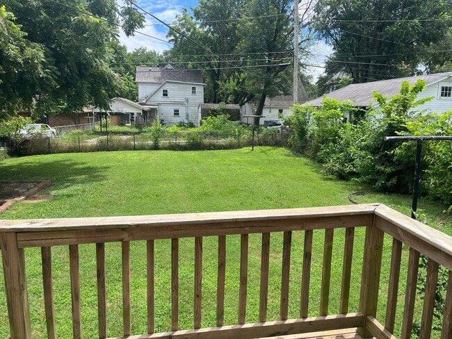 Building Photo - ADORABLE 3 BEDROOM HOUSE READY!