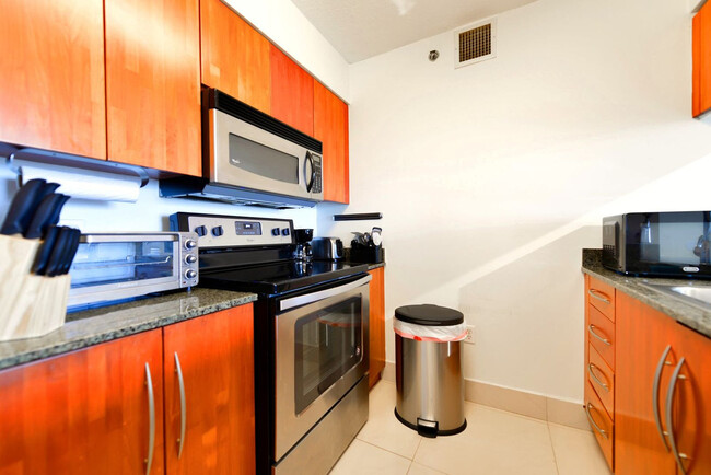 Building Photo - 1200 Brickell Bay Dr