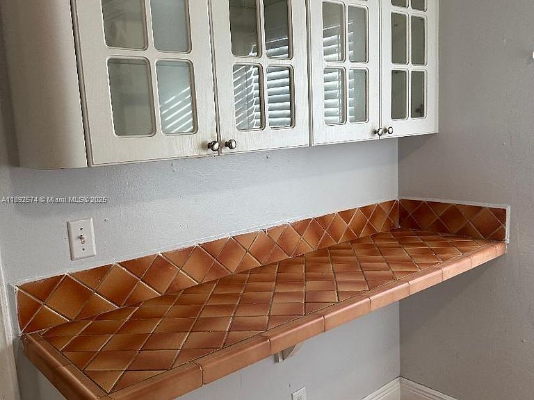 Building Photo - 2225 SW 21st Ter