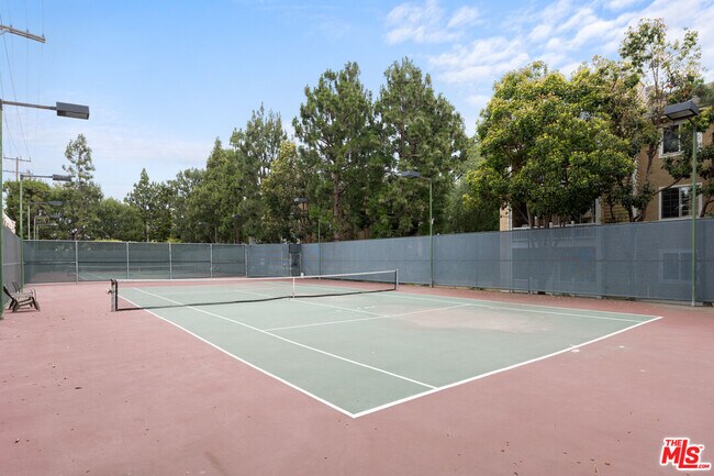 Building Photo - 8505 Gulana Ave