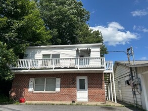 Building Photo - 2028 PA-715
