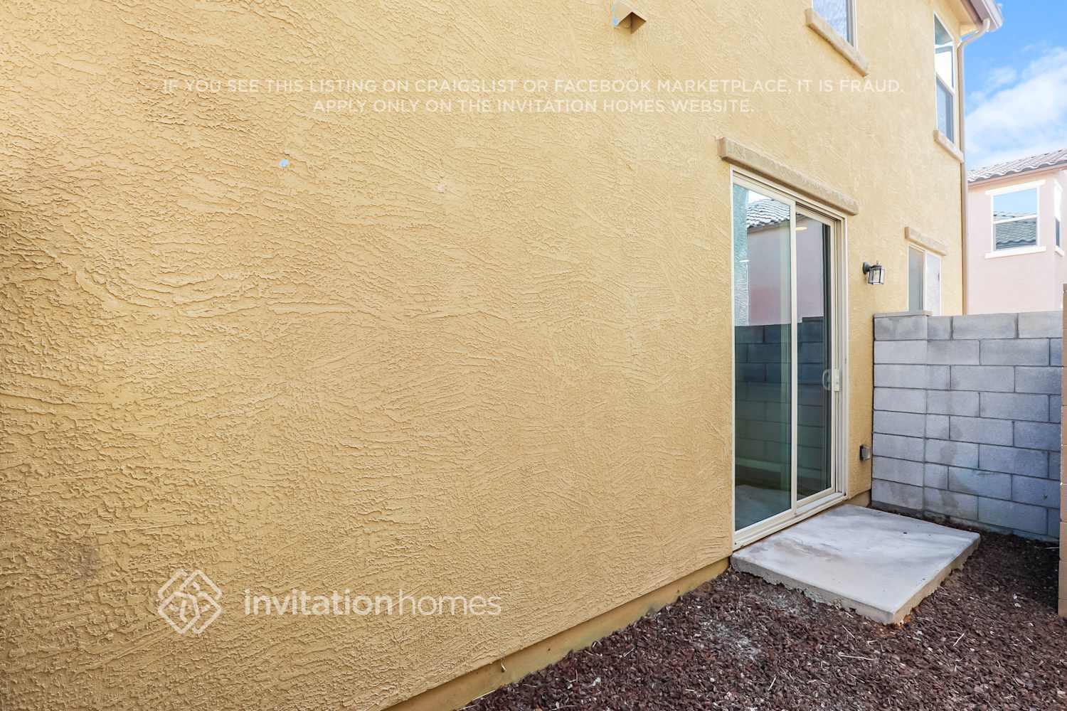 Building Photo - 1382 S Ponderosa Dr