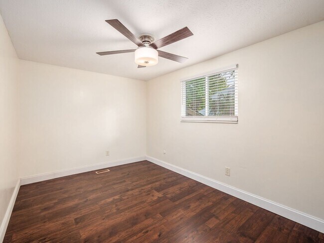 Building Photo - 3 Bedroom 1.5 Bath Single Family Home - Hilliard, OH