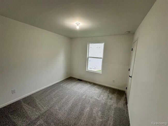 Building Photo - 9153 Dogwood Ln