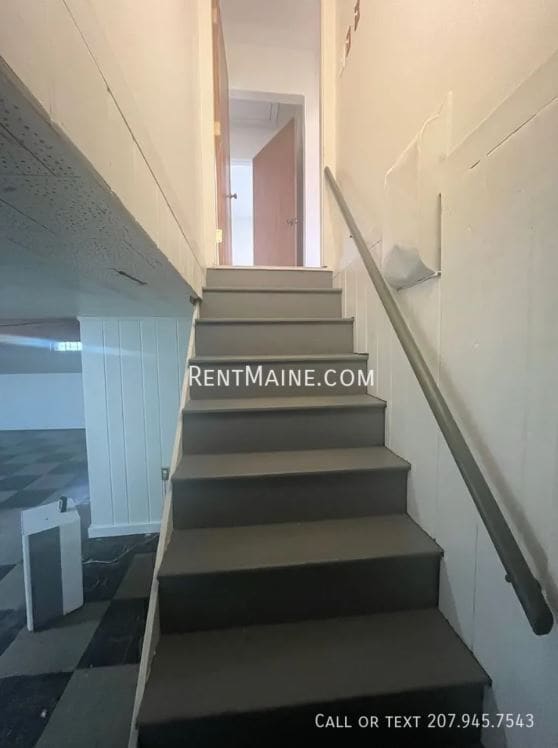 Building Photo - 33 Violette Ave