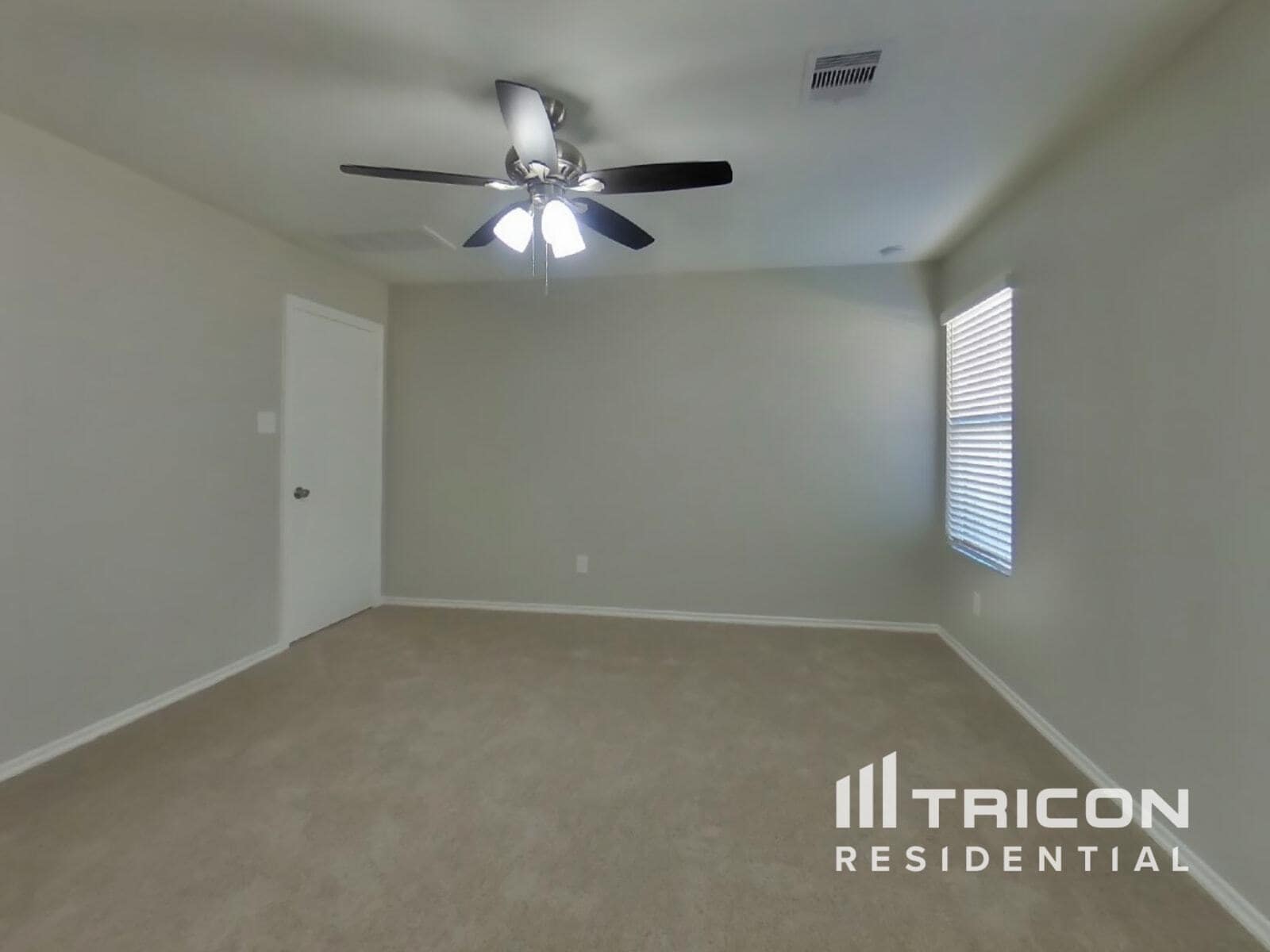 Building Photo - 814 Lightningbug Ln