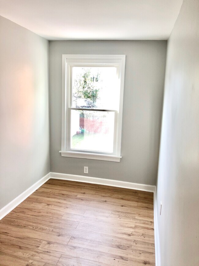 Bedroom #4 / Office - 1709 Everett St