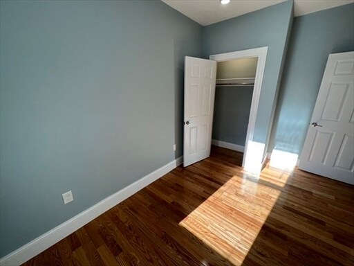 Building Photo - 372 Beacon St