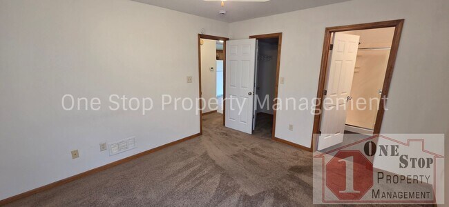 Building Photo - Beautiful 4 Bedroom 2 Bathroom in Grain Valley!