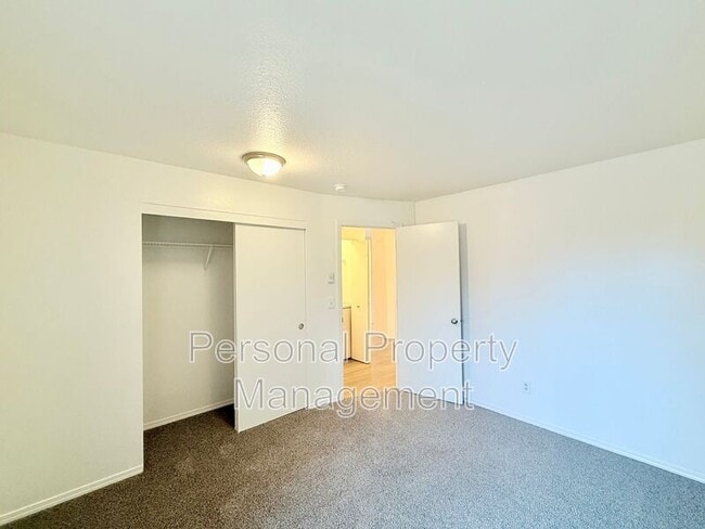 Building Photo - 3412 NE 66th Ave