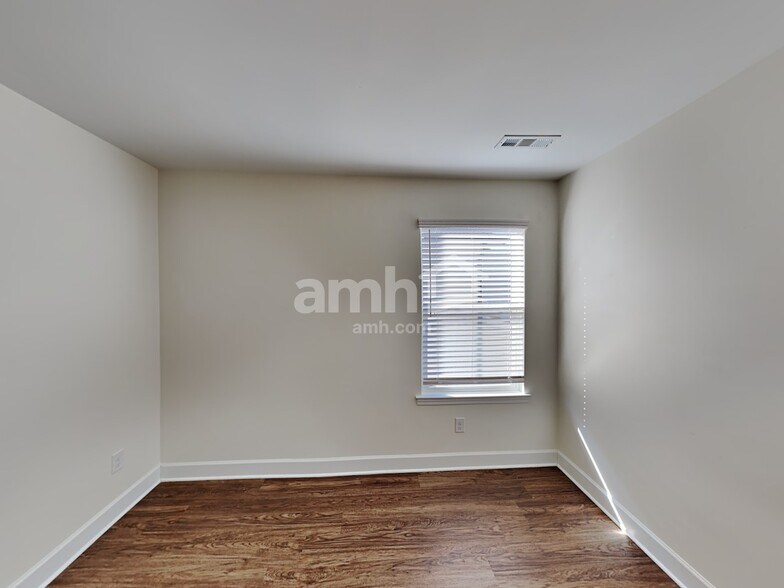 Building Photo - 5072 Trailwater Dr