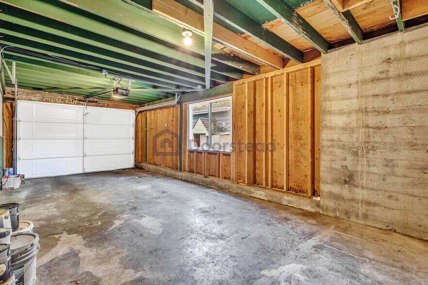 Building Photo - 4103 NE 2nd Pl