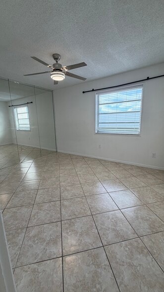Building Photo - 3181 SW 13th St