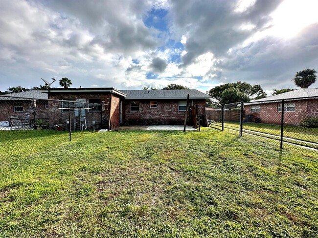 Building Photo - 9201 Silverthorne Dr