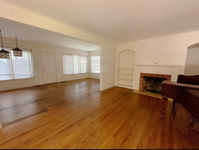 Primary Photo - 747 Palermo Ave