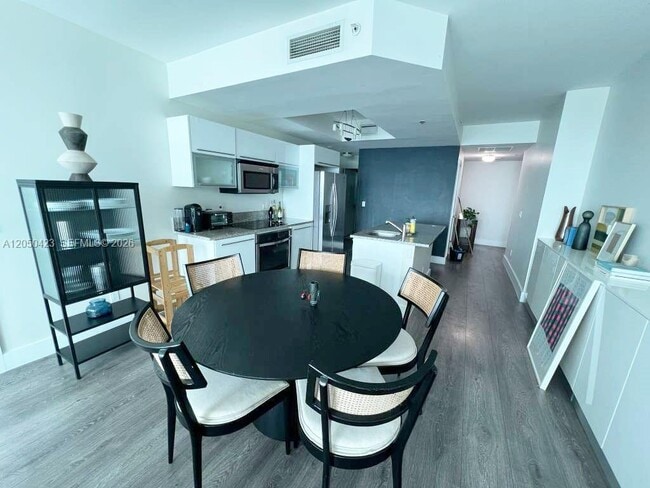 Building Photo - 888 Biscayne Blvd