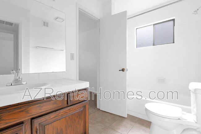 Building Photo - 1625 E Jerome Ave