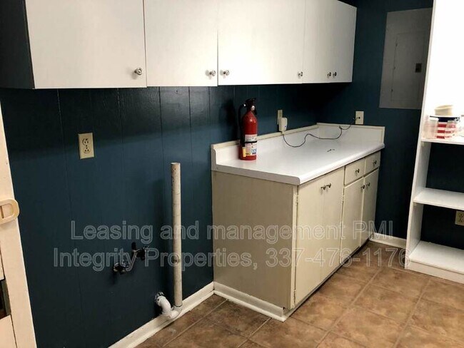 Building Photo - 310 S Audubon Blvd