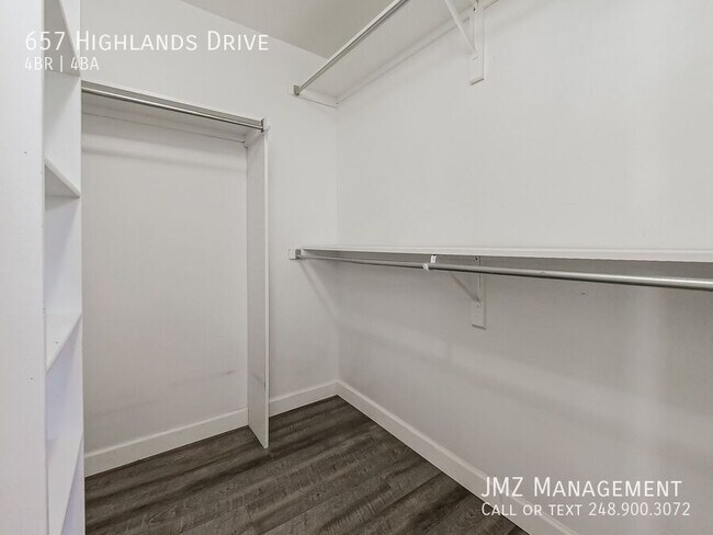 Building Photo - 657 Highlands Dr