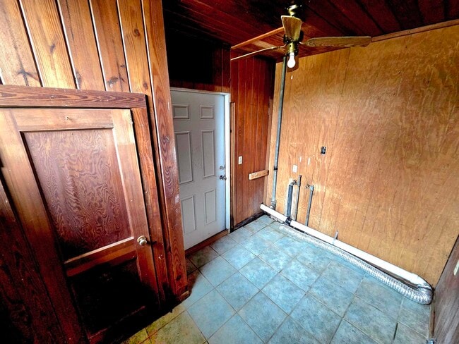 Building Photo - 404 Puckett Rd