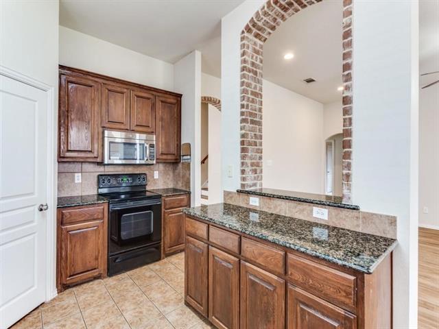 Building Photo - 8325 Estandarte Ct