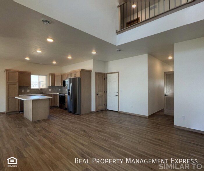 Building Photo - Awesome Layout with Yard Maintenance Inclu...