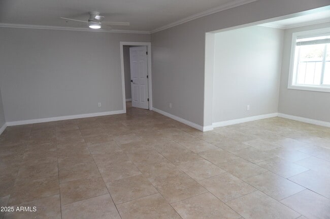 Building Photo - 8355 E Palm Ln