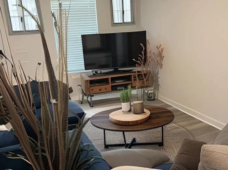 Building Photo - 9314 Clarke Cv