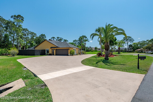 Building Photo - 3789 Peacock Dr